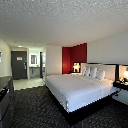 Motel Ramada By Wyndham Waupaca Exterior foto
