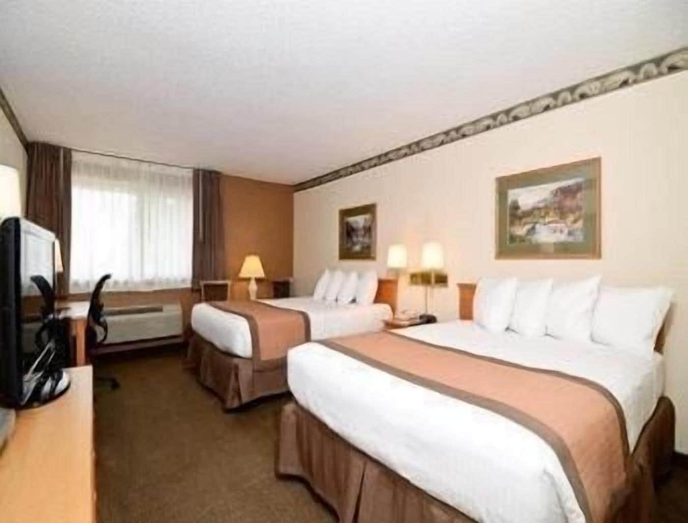 Motel Ramada By Wyndham Waupaca Exterior foto