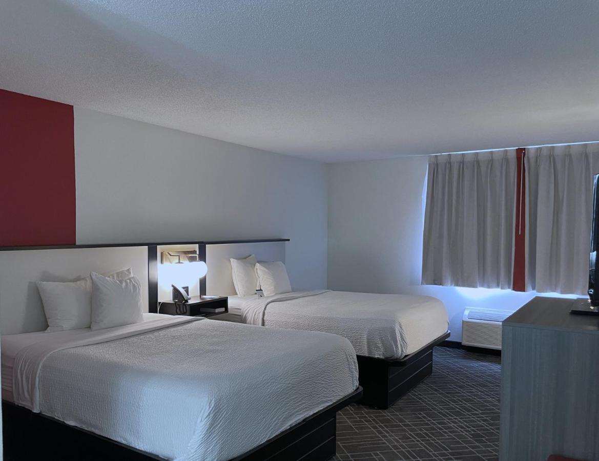 Motel Ramada By Wyndham Waupaca Exterior foto